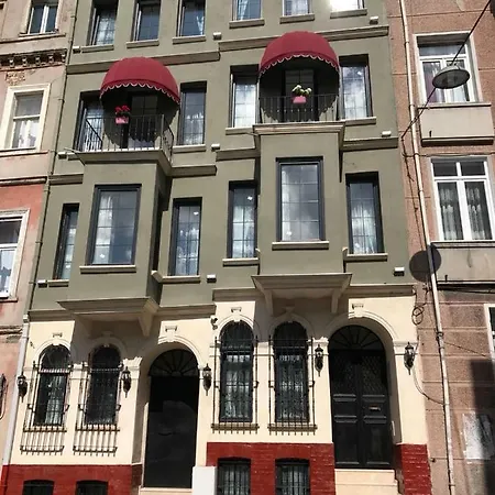 Erasmus Hous * Provincia di Istanbul